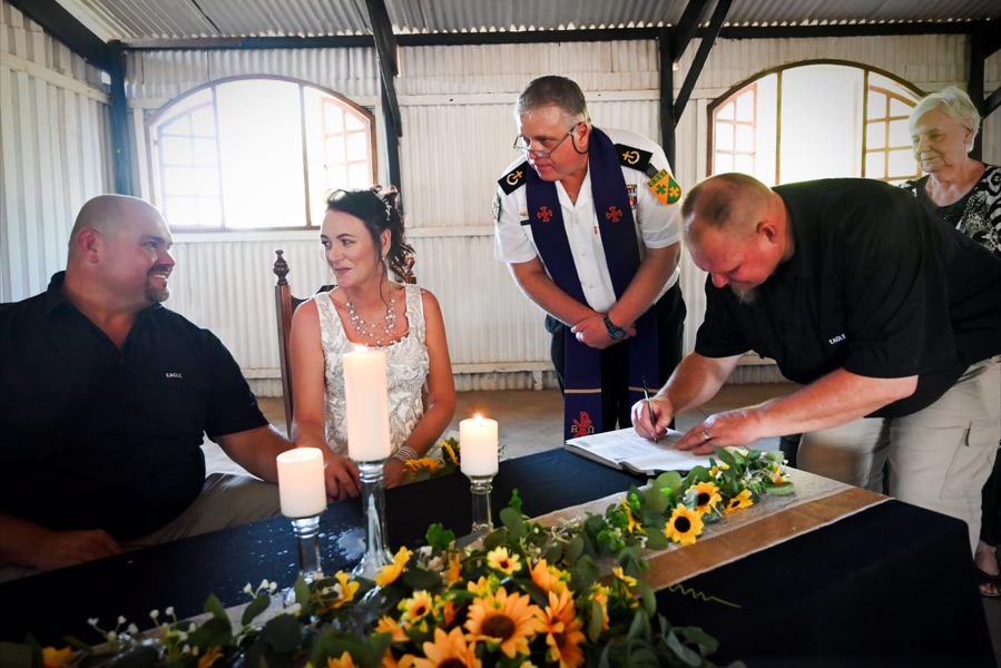 Wedding ceremony by Dr. Gerrit Rademeyer in Kestell